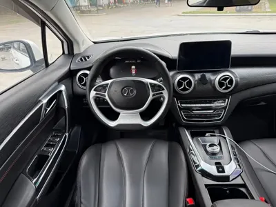 BAIC EU5