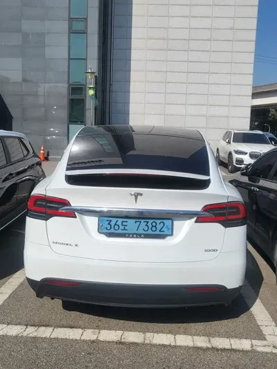 Tesla Model X