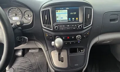 Hyundai Starex