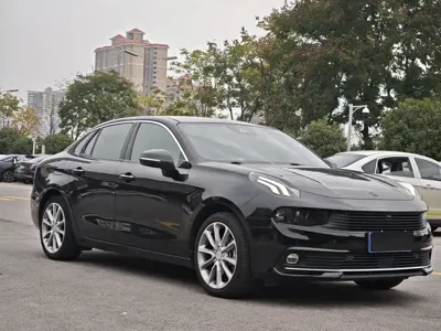Lynk & Co 03