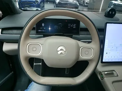 Nio ES8
