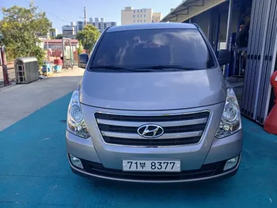 Hyundai Starex