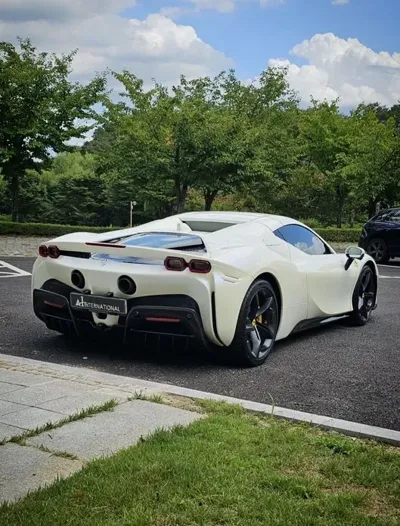 Ferrari SF90