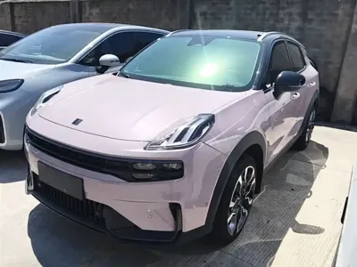Lynk & Co 06