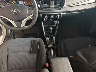 Toyota Yaris L