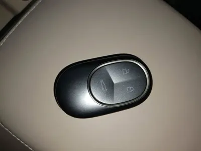 Nio ES8