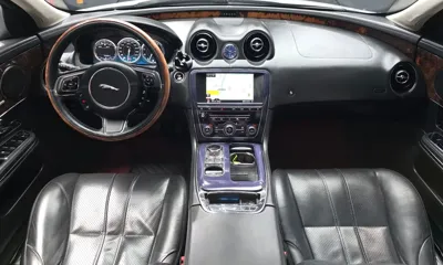 Jaguar XJ