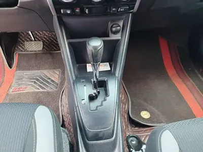 Toyota Yaris L