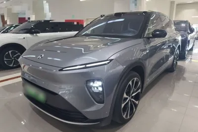 Nio ES8