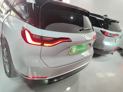 Nio ES8