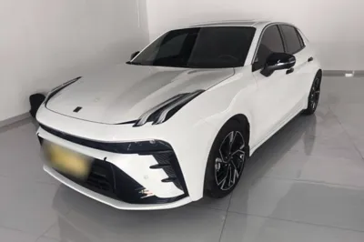 Lynk & Co 03