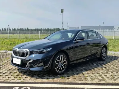 BMW i5