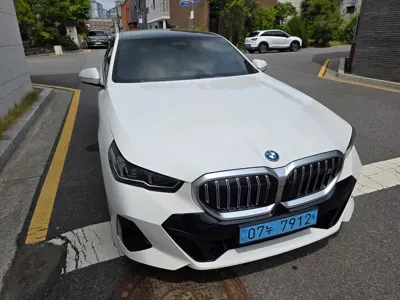 BMW i5