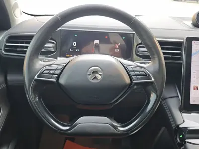 Nio ES8