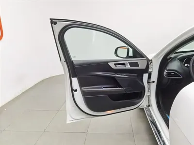 Jaguar XEL