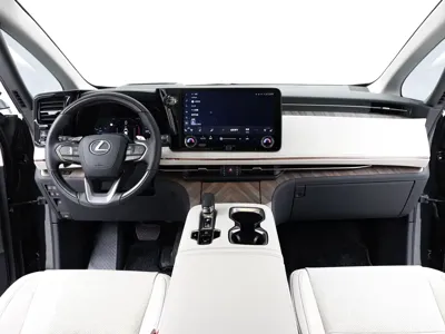 Lexus LM