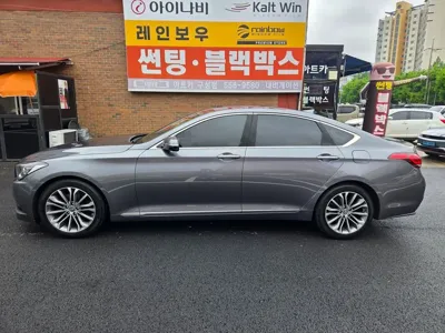 Hyundai Genesis