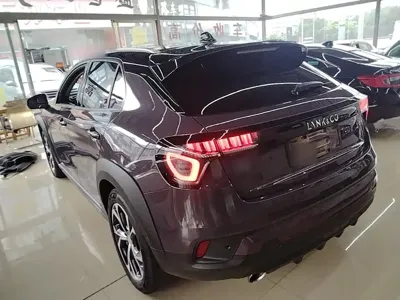 Lynk & Co 02