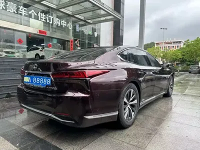 Lexus LS