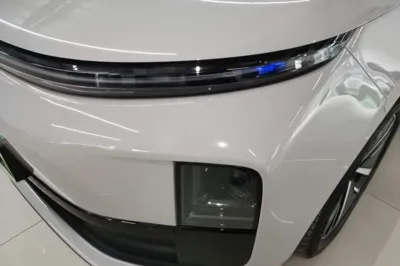 Li Auto L6