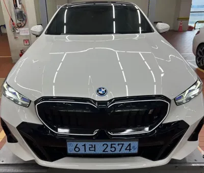 BMW i5