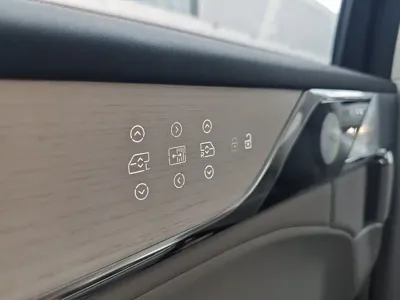 Volvo EM90