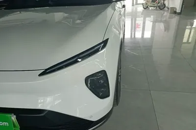 Nio ES8