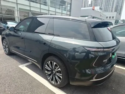 Nio ES8