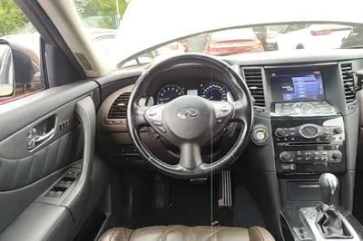 Infiniti QX70