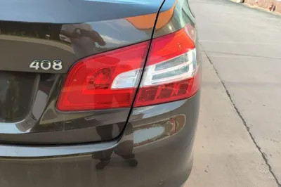 Peugeot 408