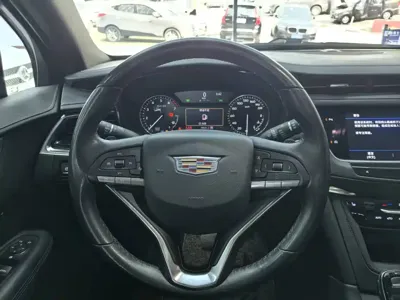 Cadillac XT6
