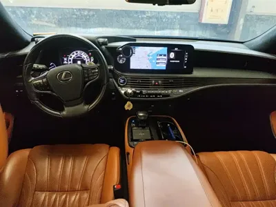 Lexus LS