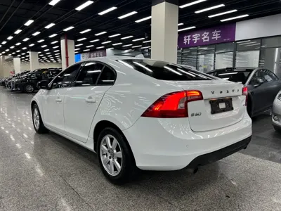 Volvo S60 (Import)