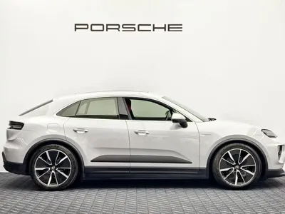 Porsche Macan EV