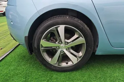 Peugeot 308S