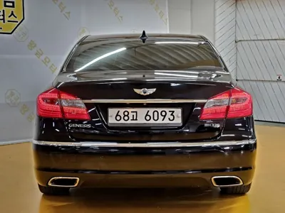 Hyundai Genesis
