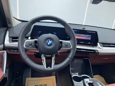 BMW iX1
