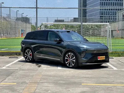 Nio ES8