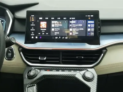 Lynk & Co 06