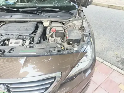 Peugeot 408