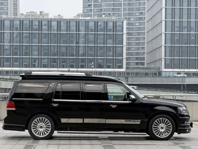Lincoln Navigator