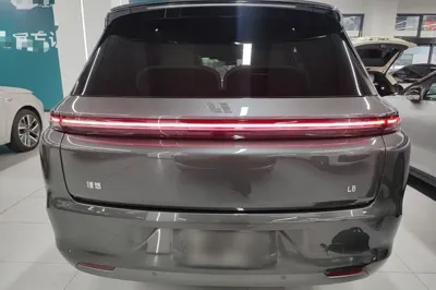 Li Auto L8