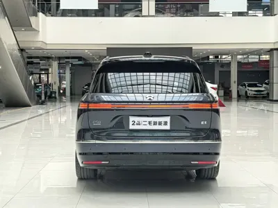 Nio ES8