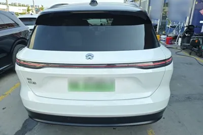 Nio ES8
