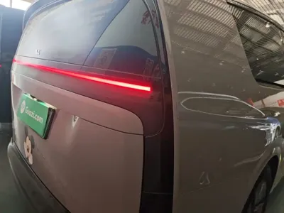 Li Auto Li MEGA