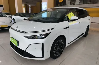Xpeng X9