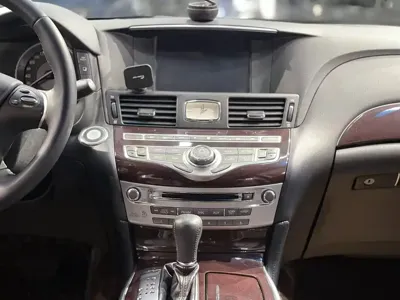 Infiniti Q70