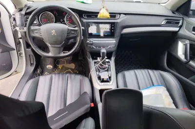 Peugeot 408