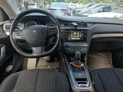 Peugeot 408