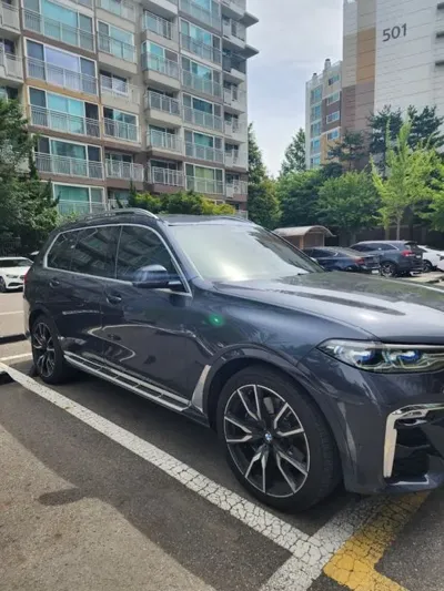 BMW X7
